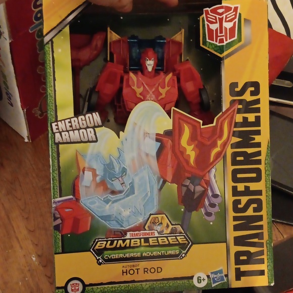 Transformers bumblebee cyberverse adventure - Picture 2 of 4